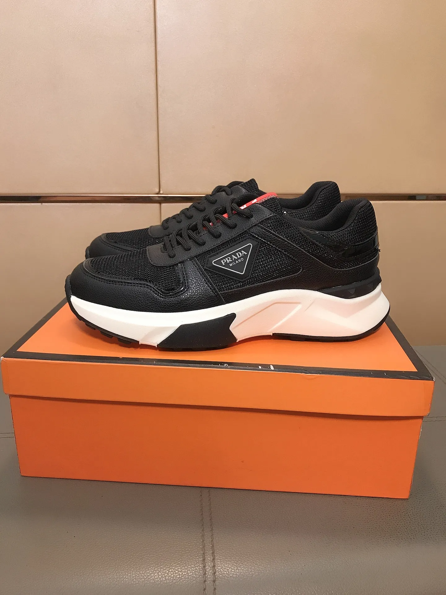 Ex-factory price 442 💎💎🆕Prada's latest casual and fashionable men's shoes👟hot style💥simple and elegant style, exclusive for trendy men. Unique latest brand elements👑, fashionable and generous, imported cowhide stitching and breathable fabrics, comfortable lining + sheepskin feet, super comfortable and wear-resistant outsole, classic model taken in kind, size: 38-44